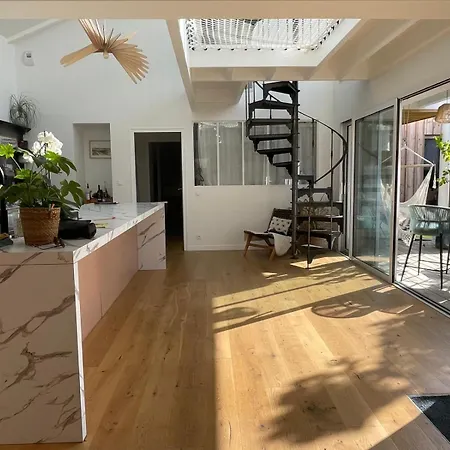 La Petite Cabine, 3chambres Proche Et Centre *